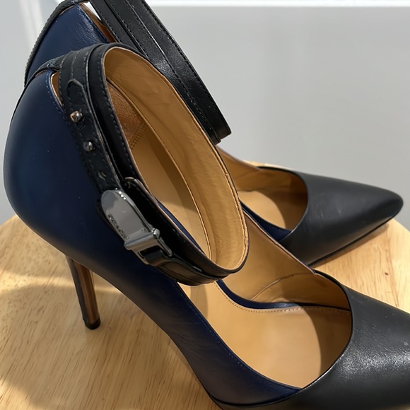 Coach Pumps Sz 8 - Picture 3 of 9